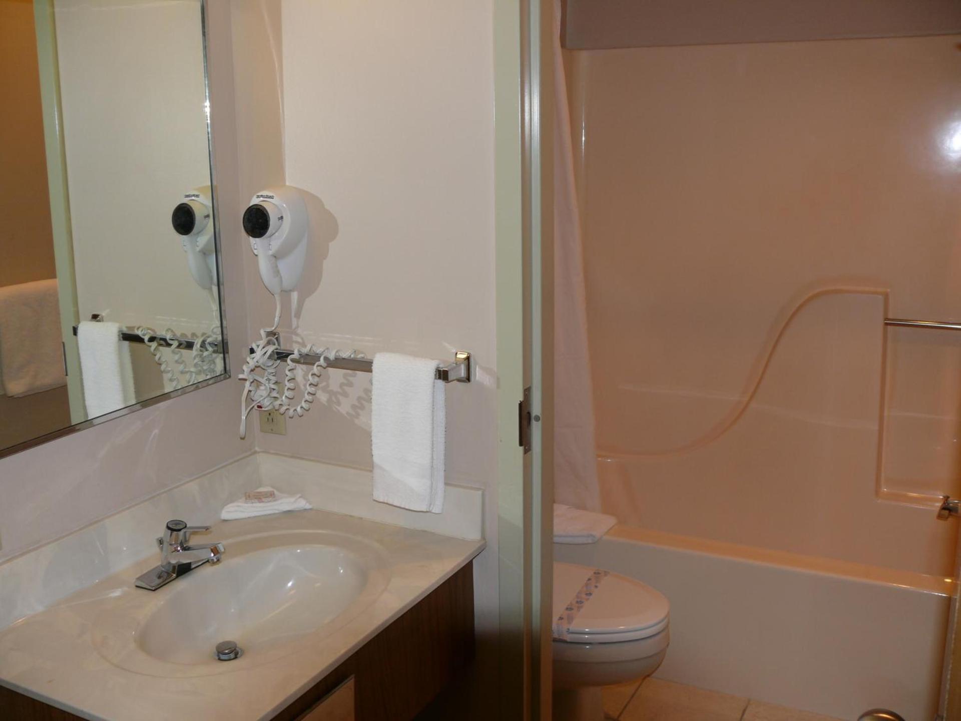 The Woodridge Inn photo 3