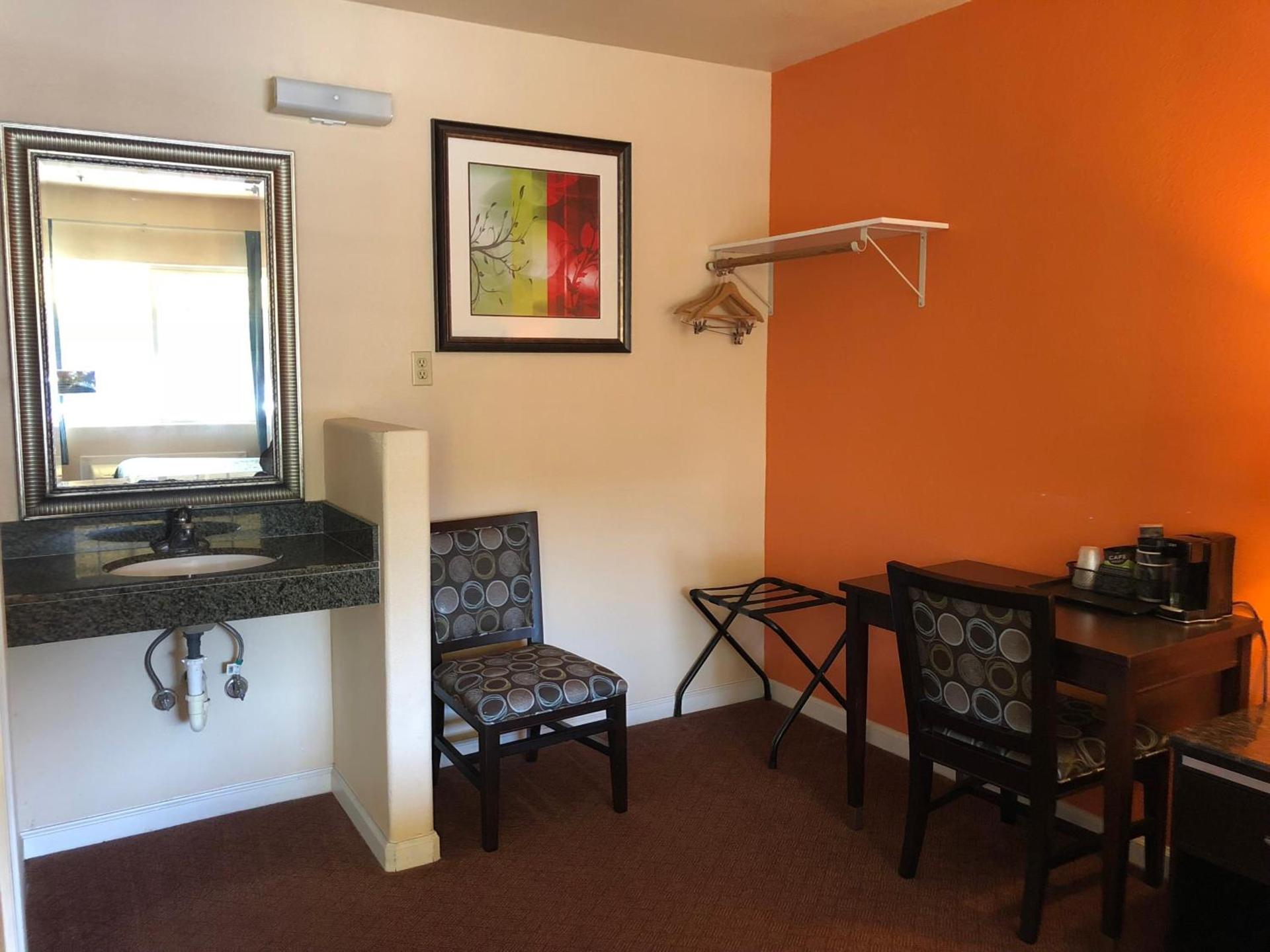 Arroyo Village Inn photo 10