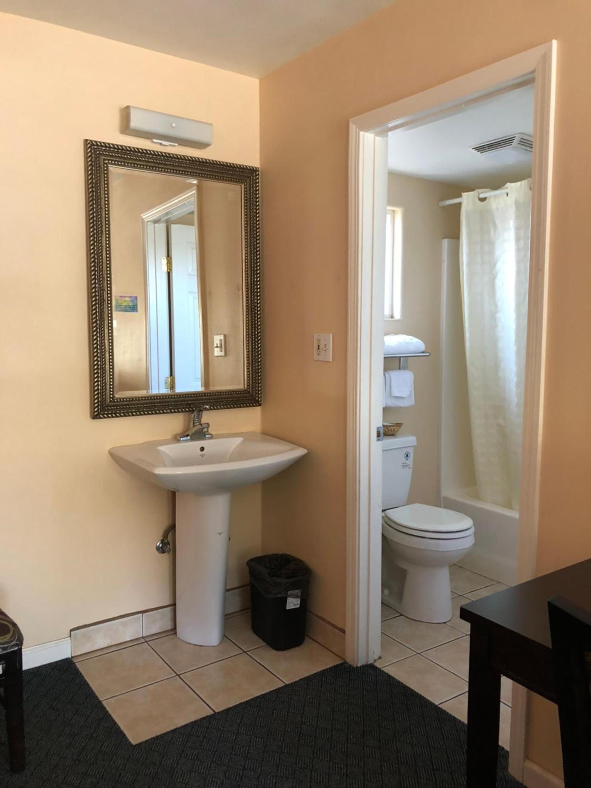 Arroyo Village Inn photo 8