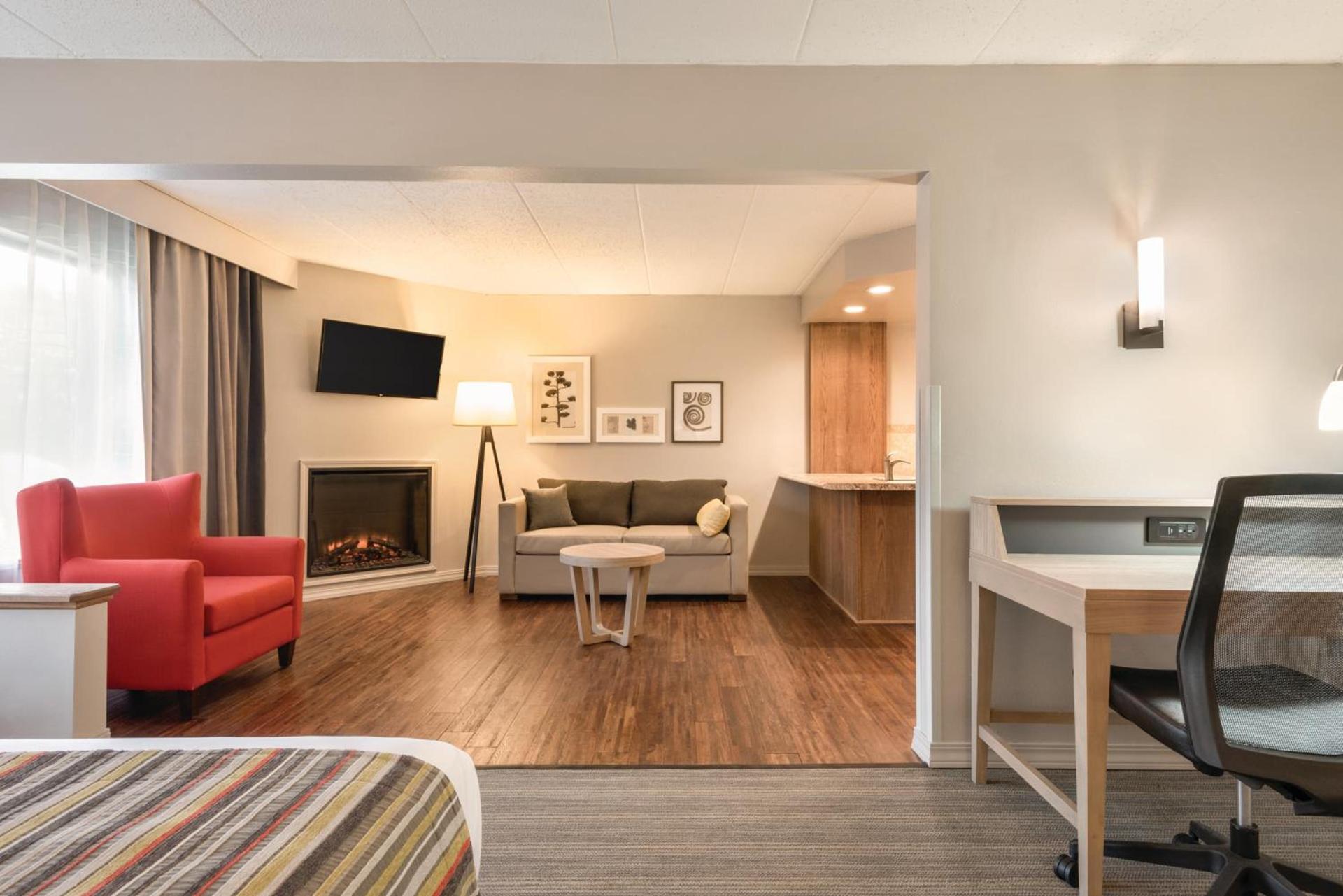 Country Inn & Suites by Radisson, La Crosse, WI photo 49