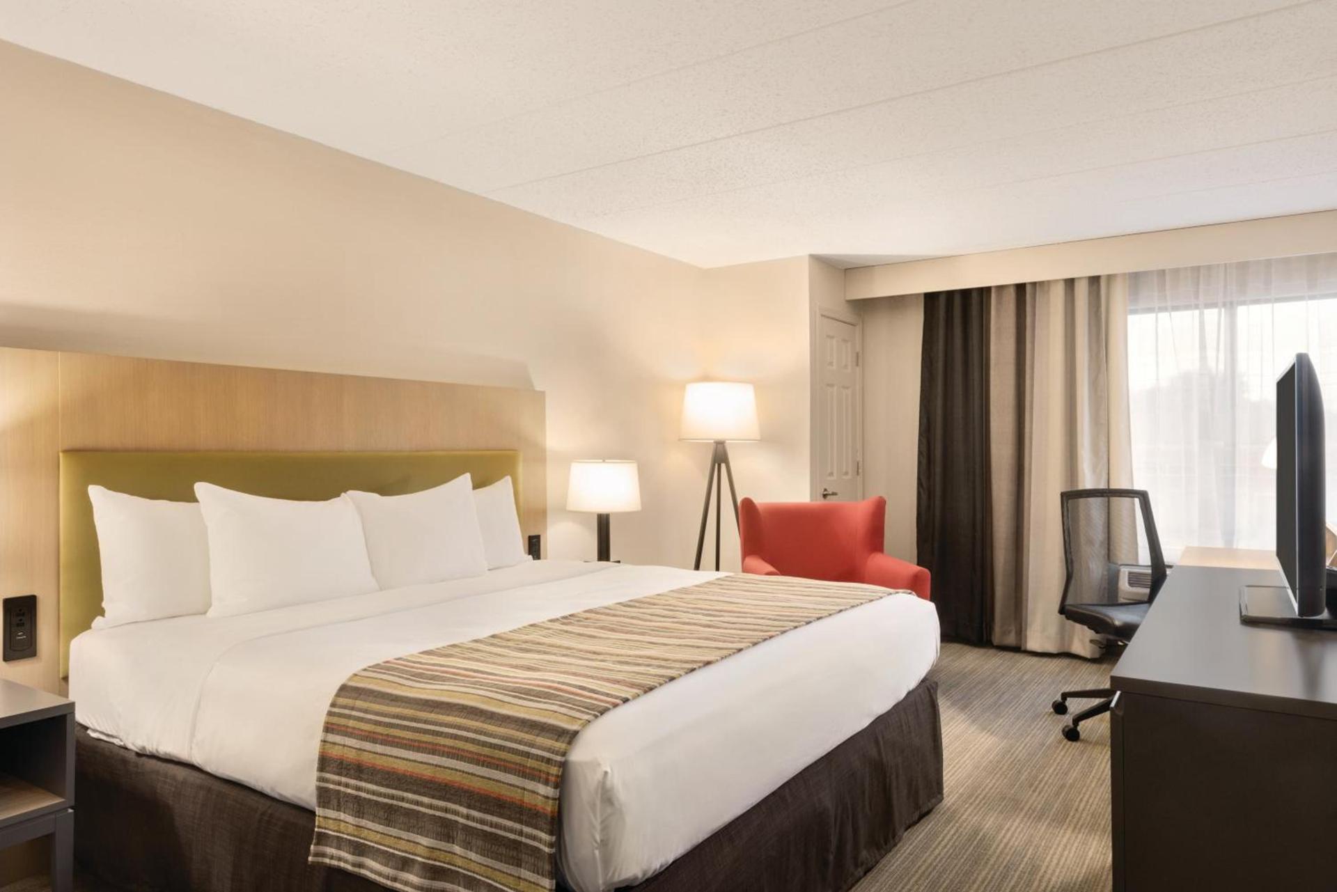 Country Inn & Suites by Radisson, La Crosse, WI photo 4