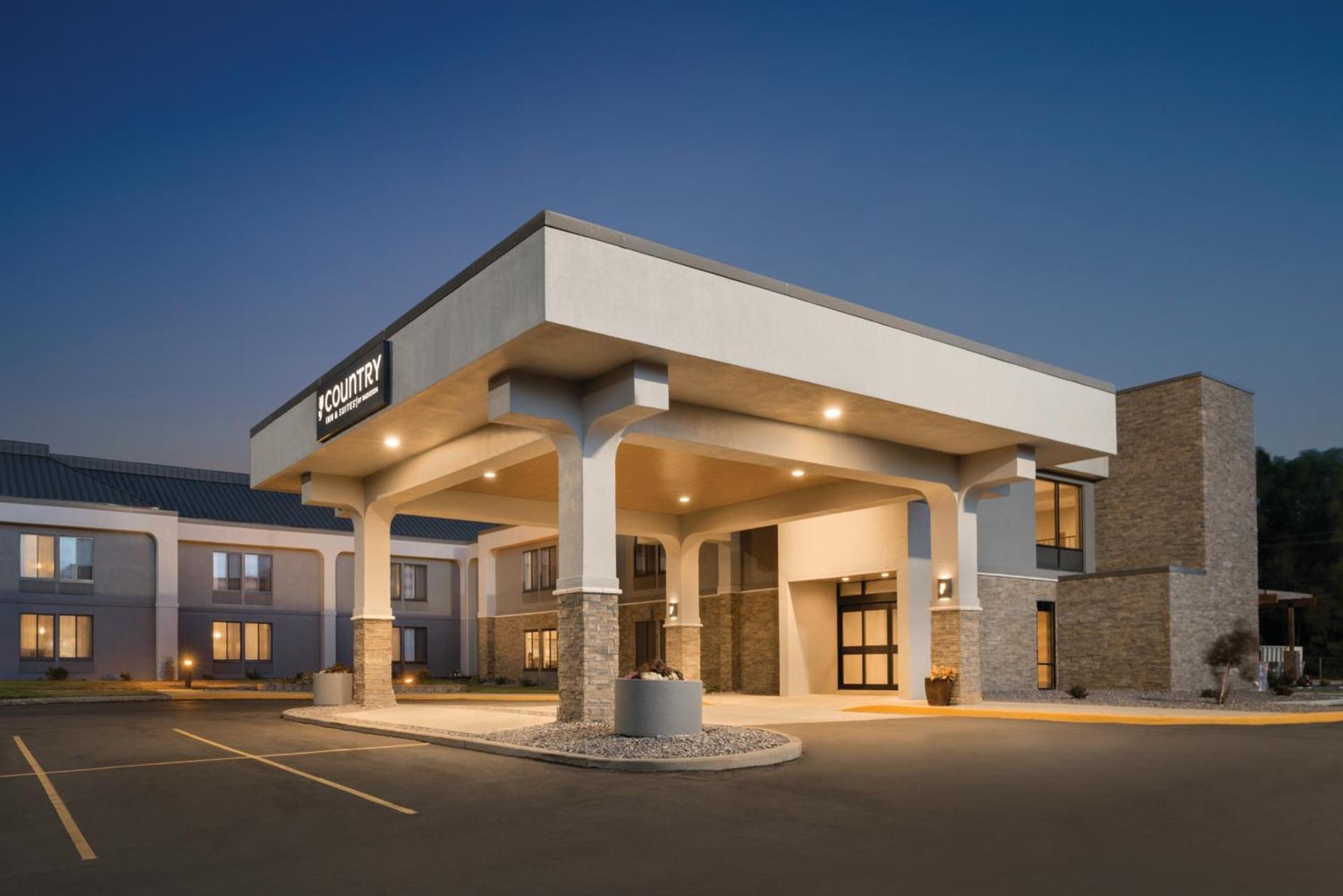 Country Inn & Suites by Radisson, La Crosse, WI photo 36