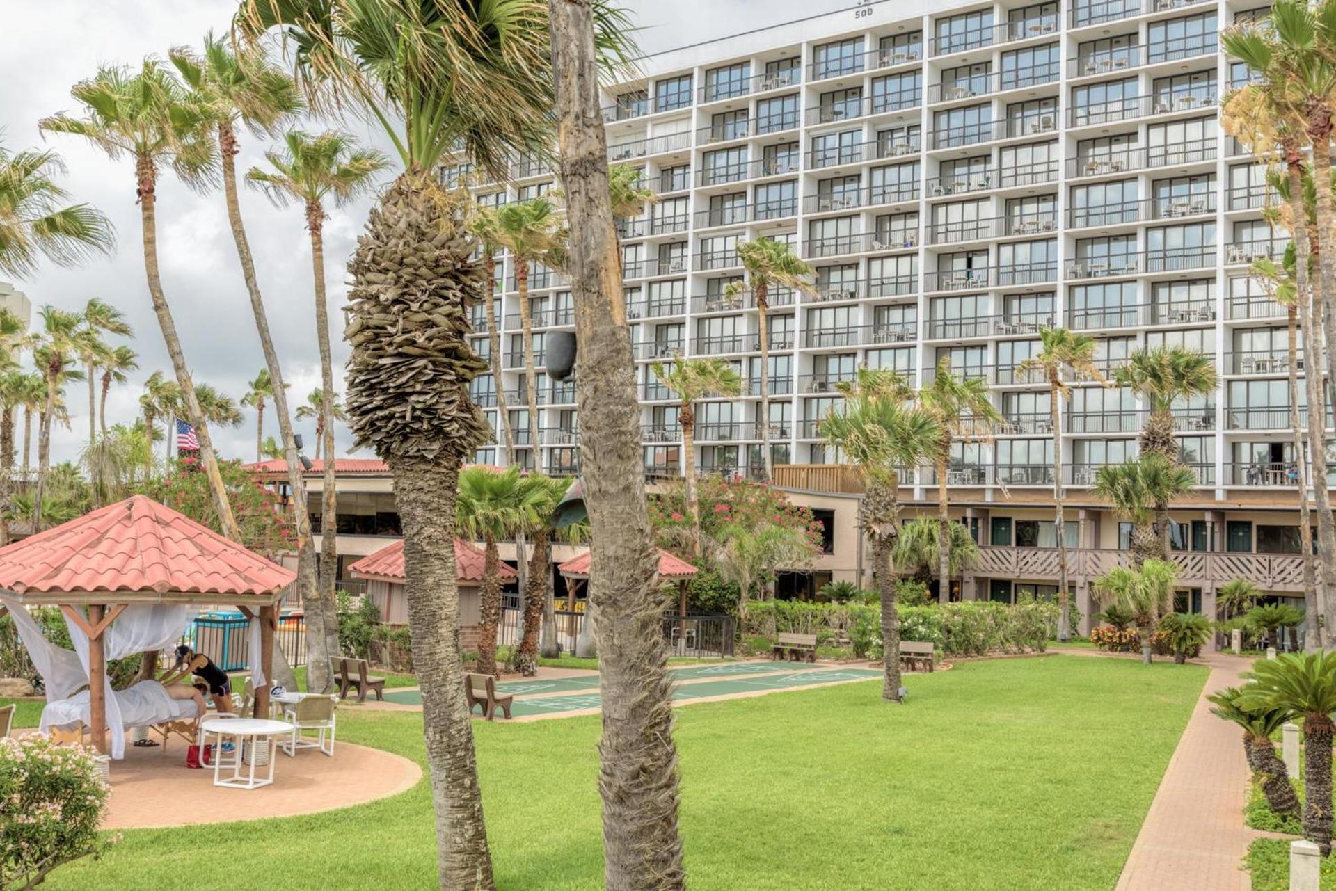 Isla Grand Beach Resort photo 2