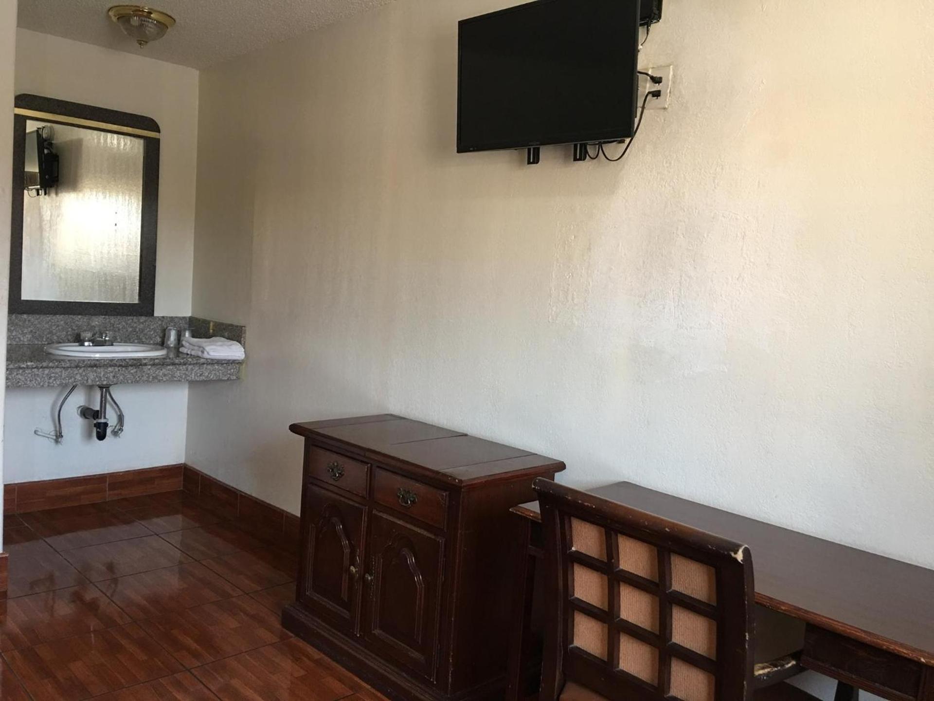 Sand Piper Motel - Los Angeles photo 3