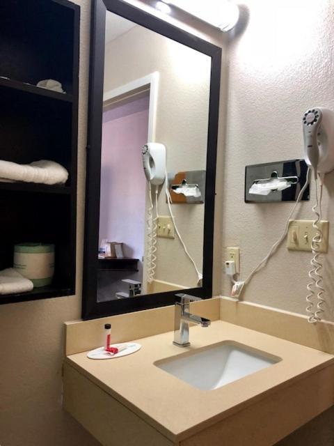 Microtel Inn by Wyndham - Murfreesboro photo 2