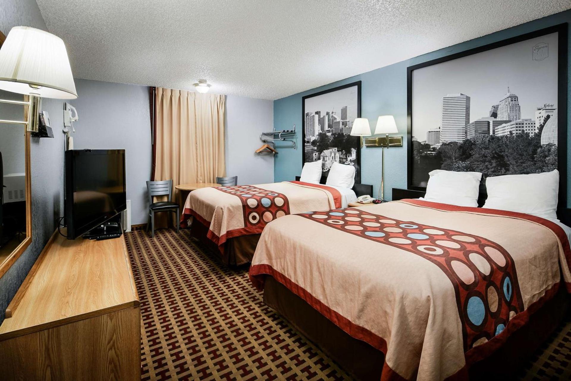 Super 8 by Wyndham Elk City photo 8