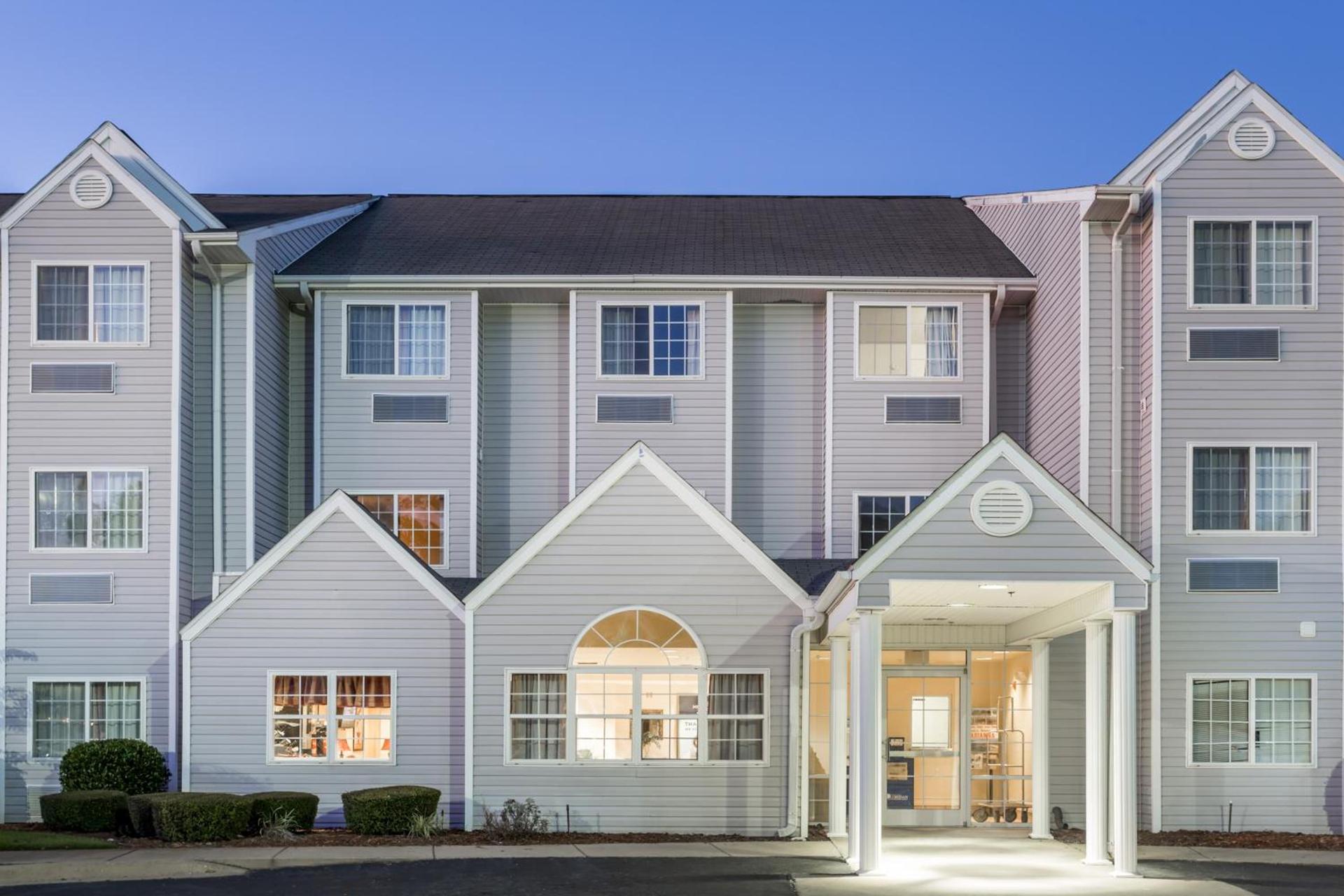 Microtel Inn & Suites Marianna photo 20