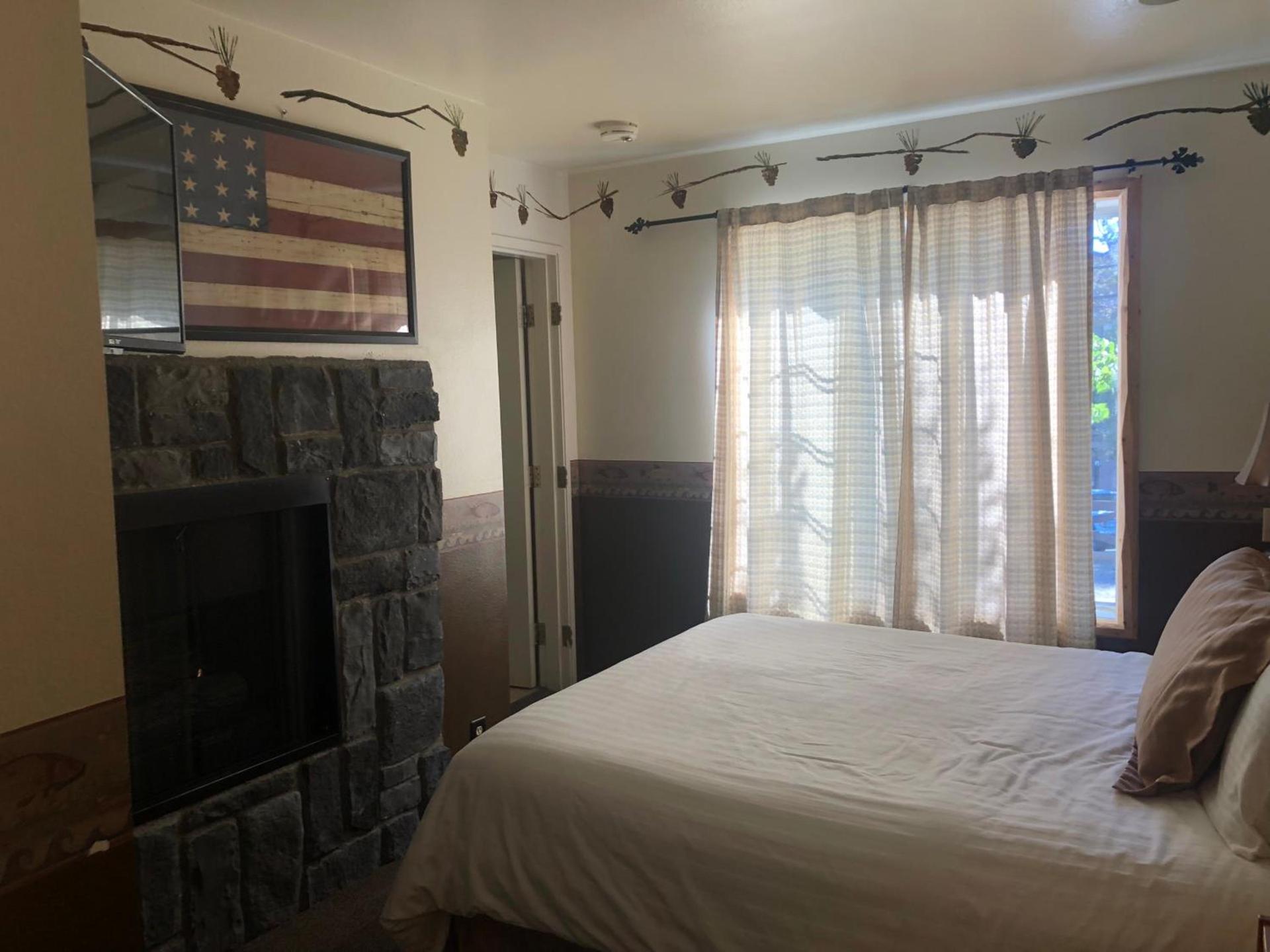 Fireside Lodge photo 15