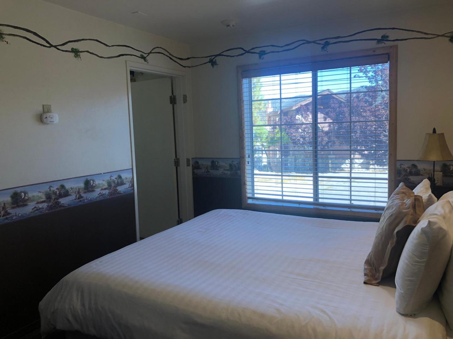 Fireside Lodge photo 16