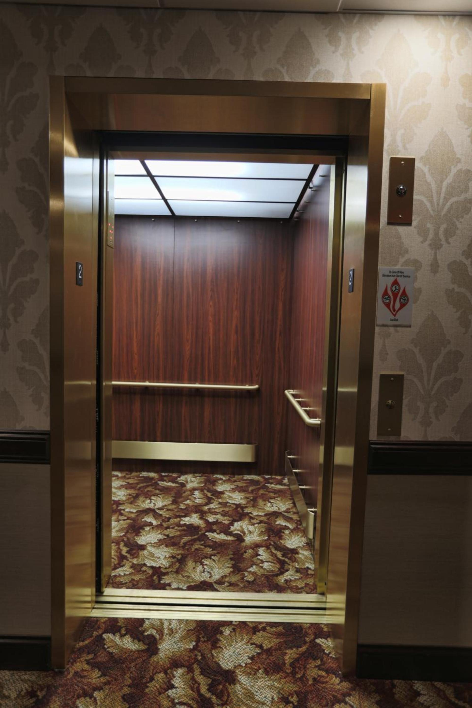Arrow Hotel photo 12