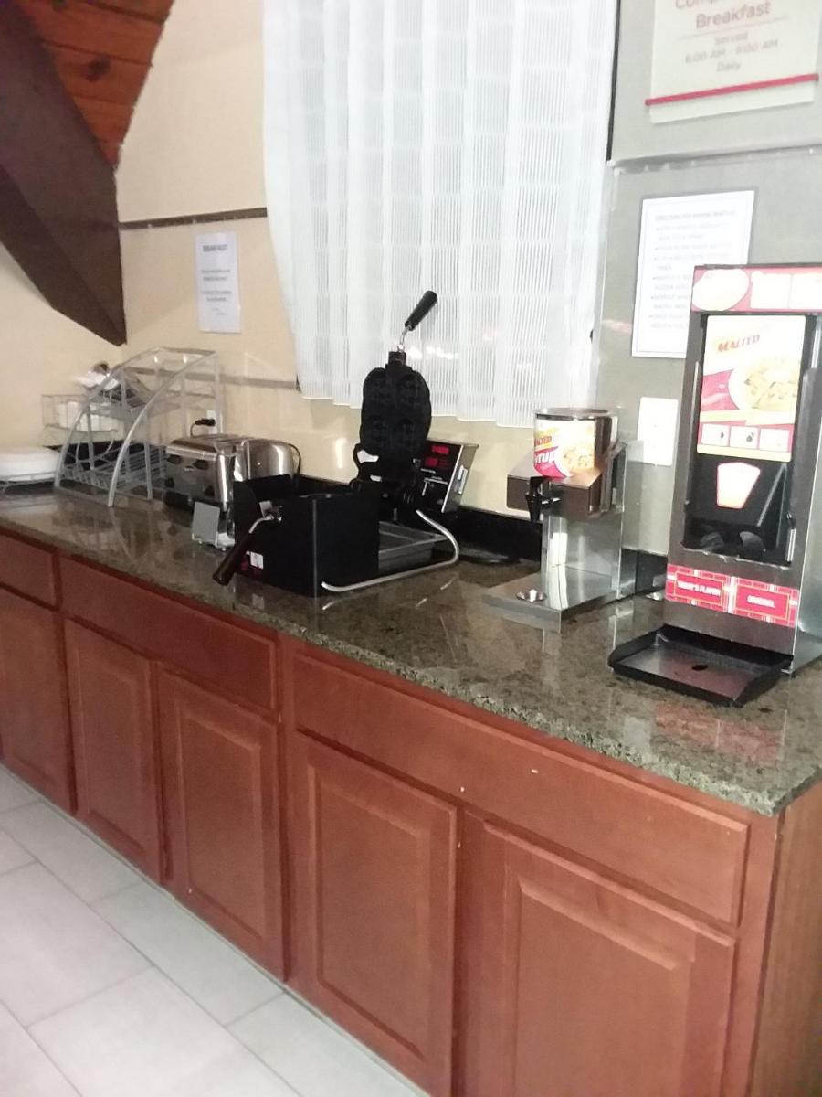 Hawthorn Suites by Wyndham Columbia photo 7