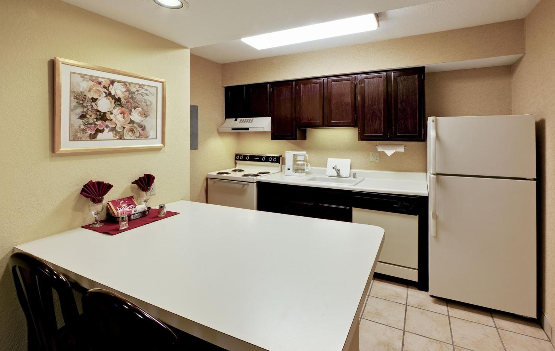 Hawthorn Extended Stay by Wyndham Dayton photo 9