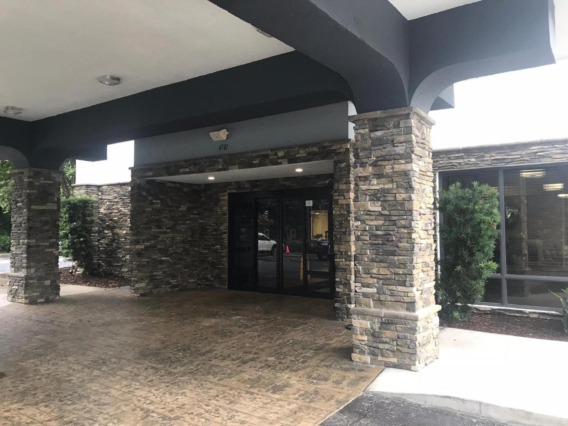 Wingate by Wyndham Charleston Coliseum photo 22