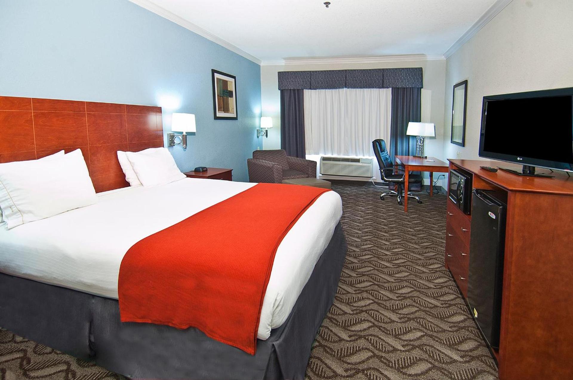 Holiday Inn Express Hotel and Suites Lake Charles by IHG photo 10