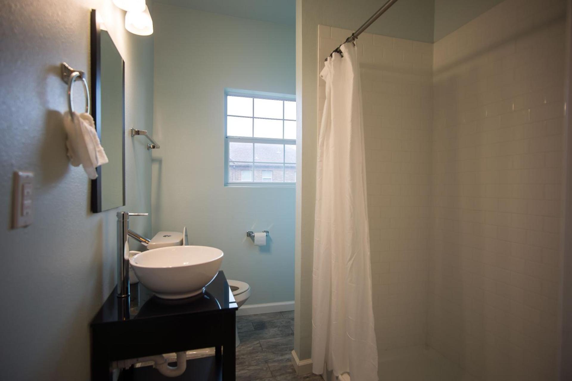 Wanderstay Houston Hostel photo 17