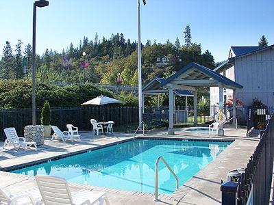 Edgewater Inn Shady Cove photo 3