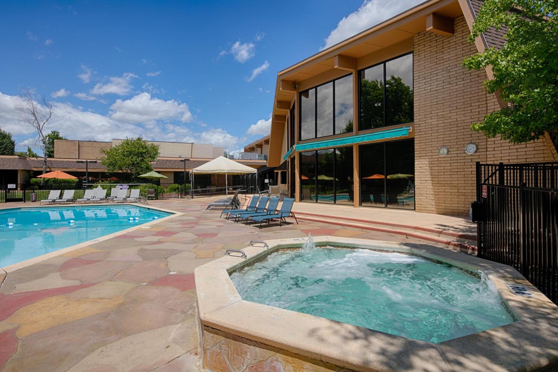 Red Lion Hotel Redding photo 3
