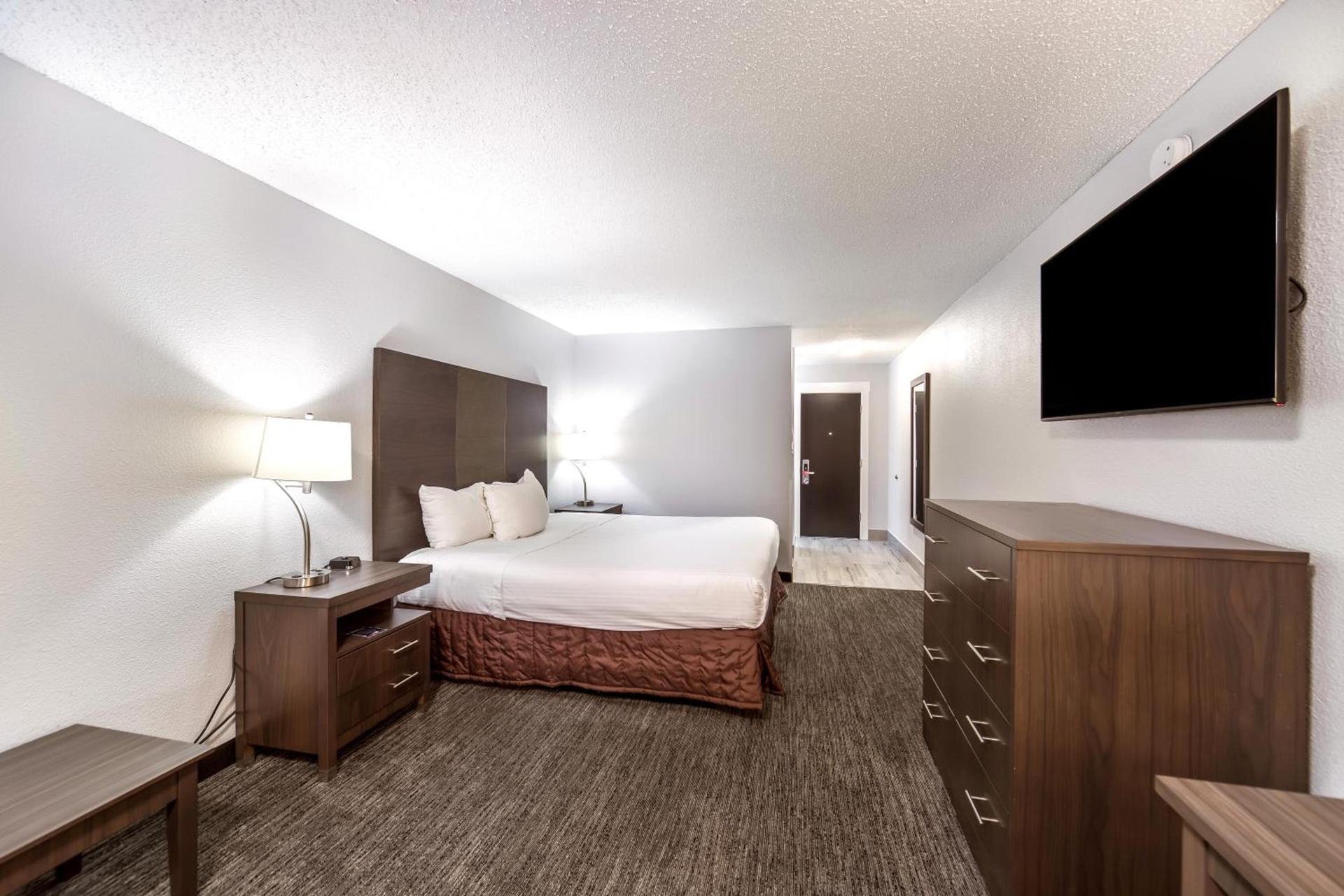 Red Lion Inn & Suites Grants Pass photo 12