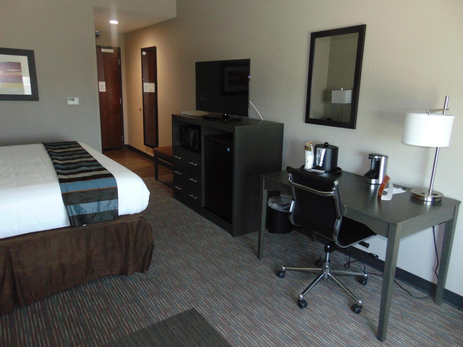 Wingate by Wyndham Lubbock photo 15
