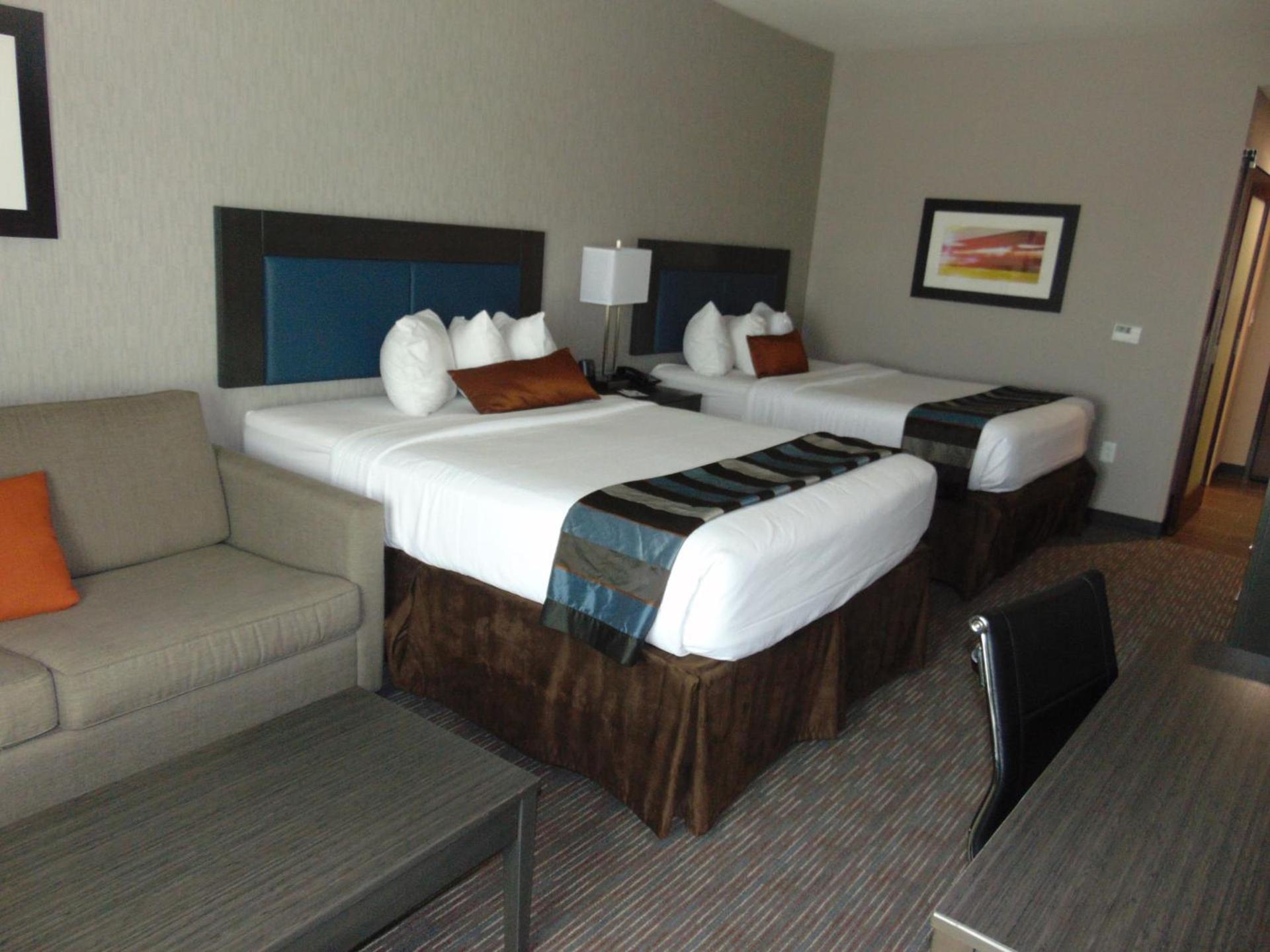Wingate by Wyndham Lubbock photo 8
