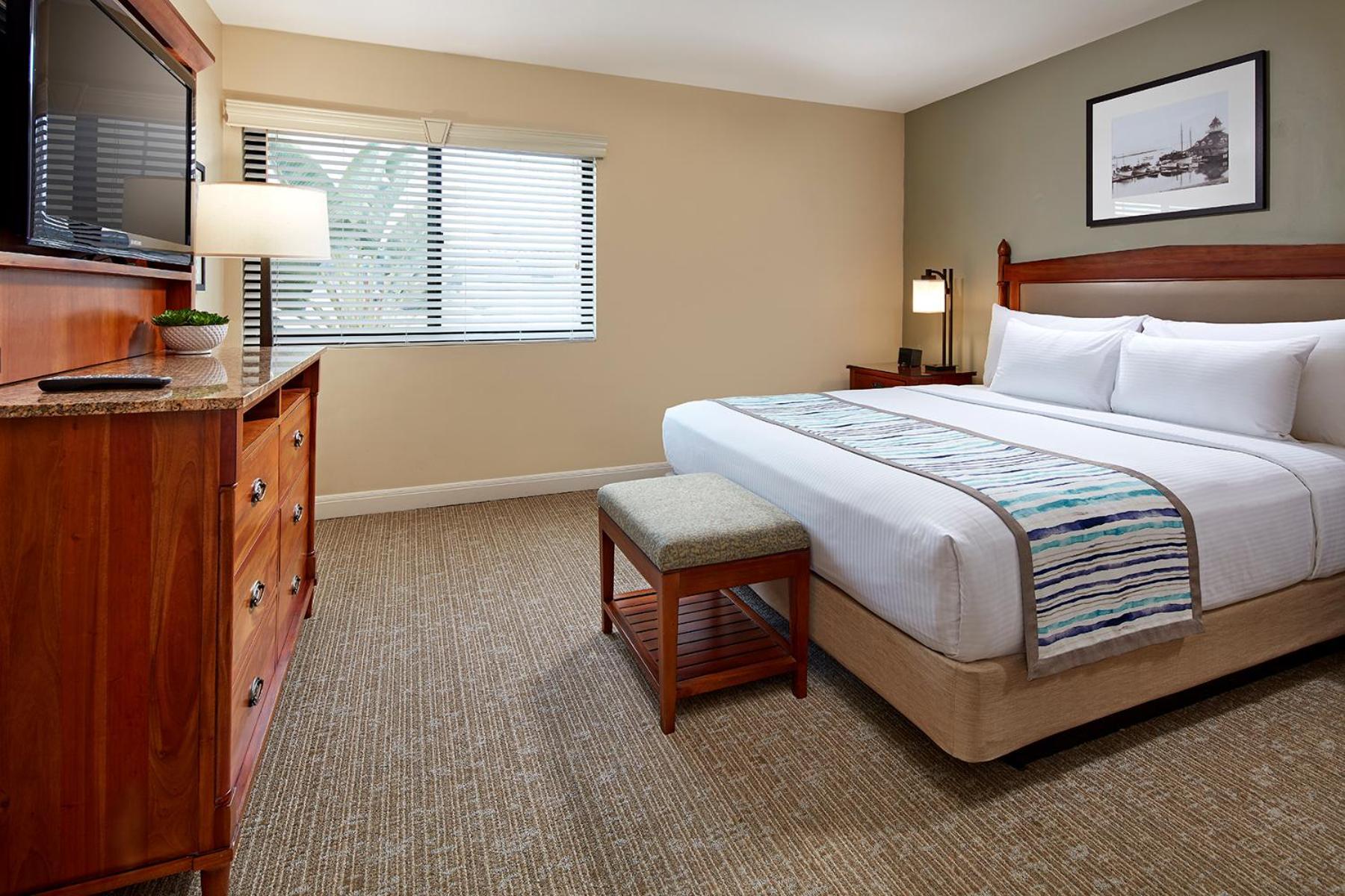 Glorietta Bay Inn photo 21