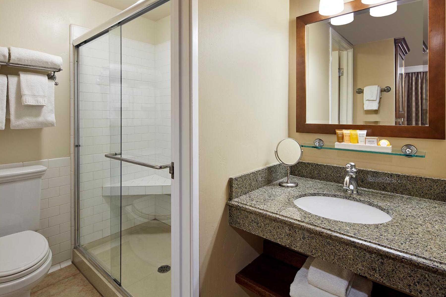Glorietta Bay Inn photo 30