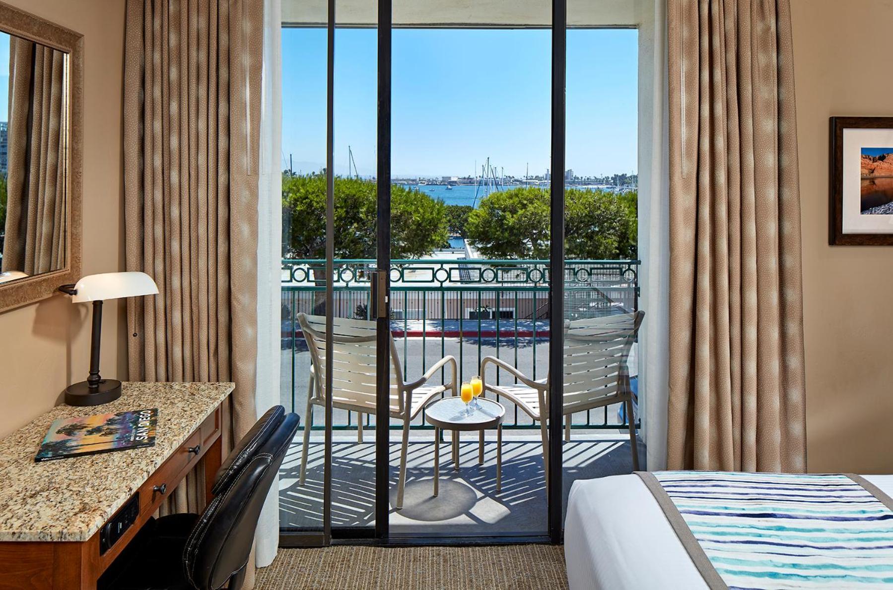 Glorietta Bay Inn photo 36