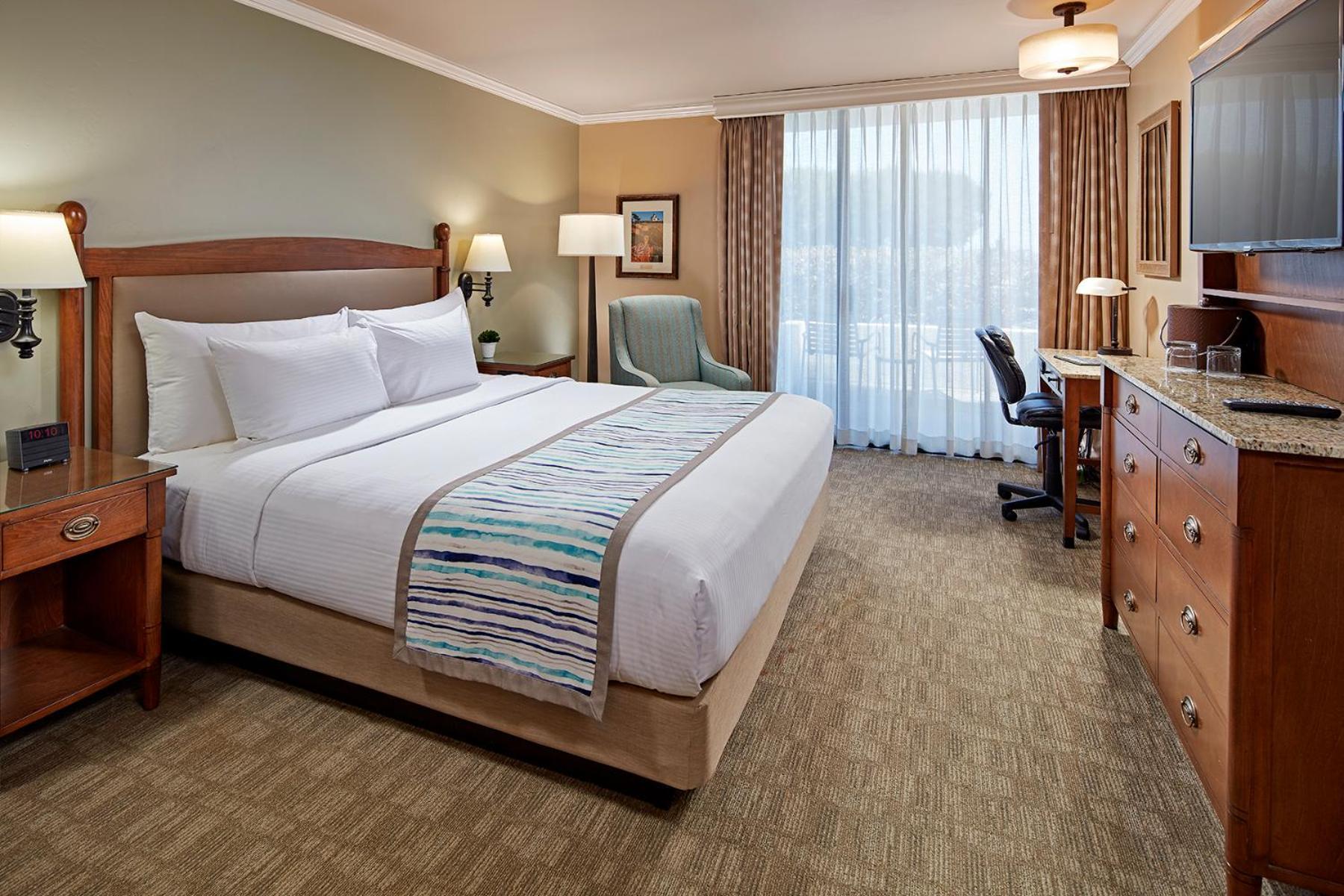 Glorietta Bay Inn photo 17