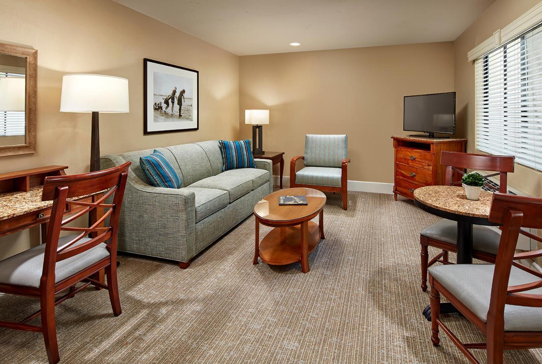 Glorietta Bay Inn photo 16