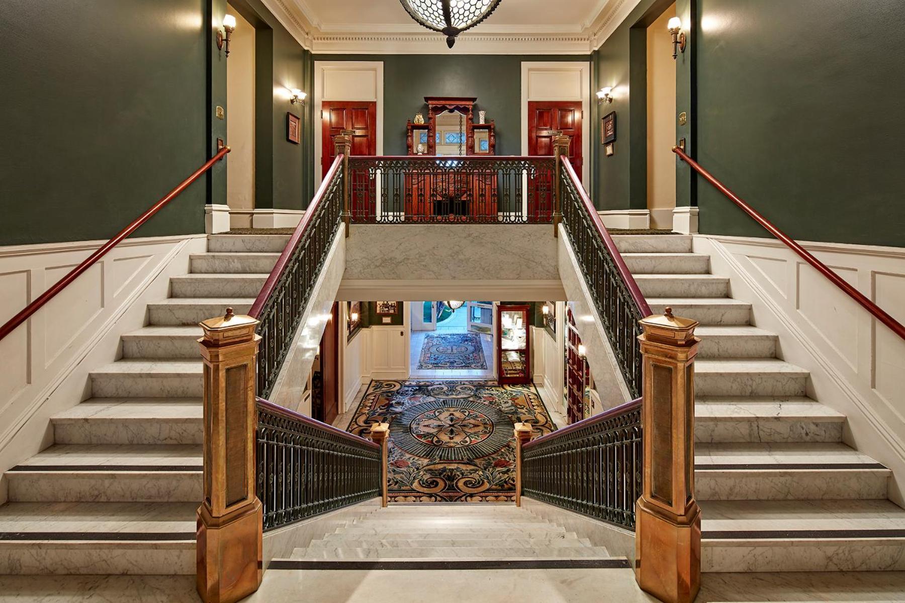 Glorietta Bay Inn photo 7