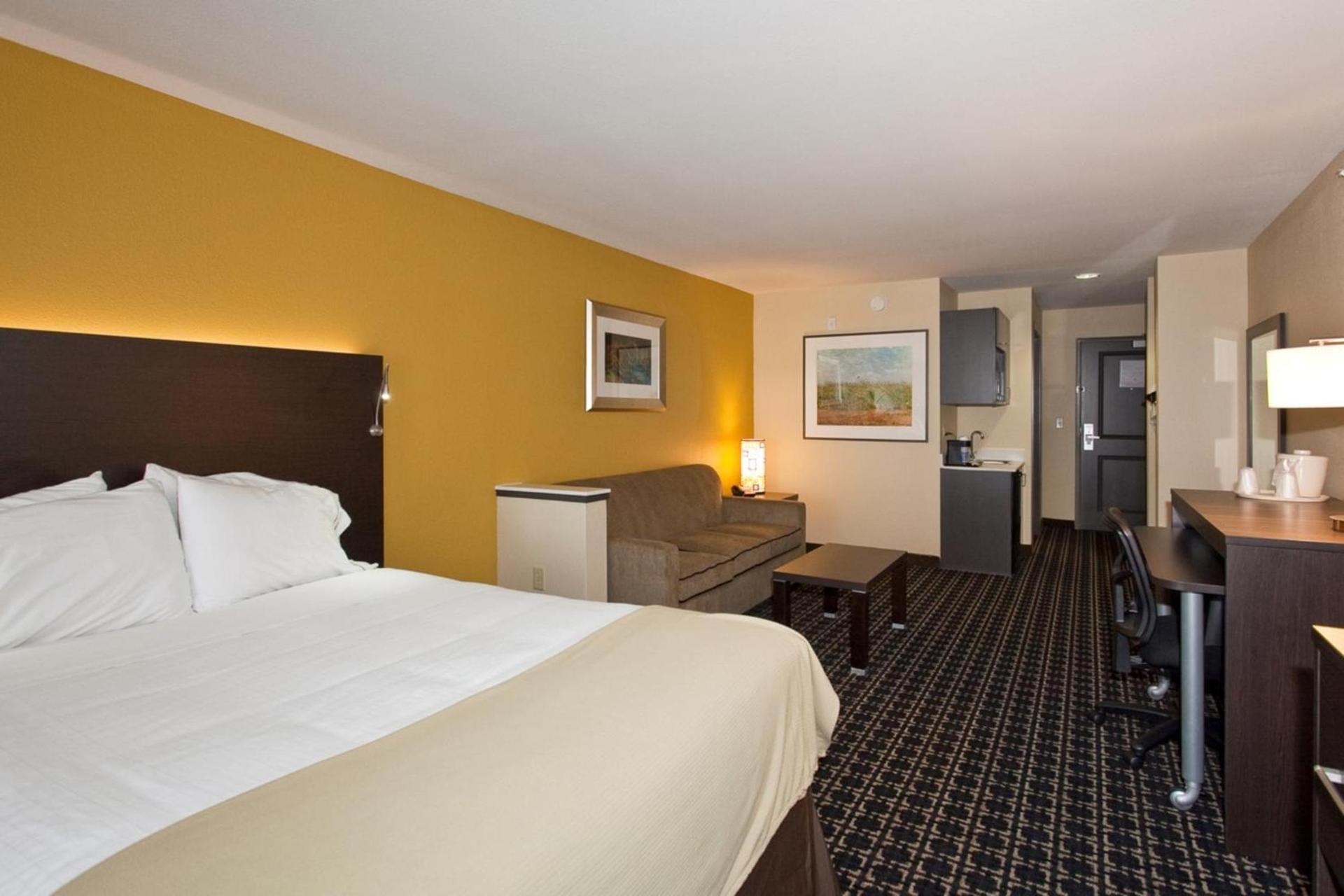 Holiday Inn Express Newton by IHG photo 8