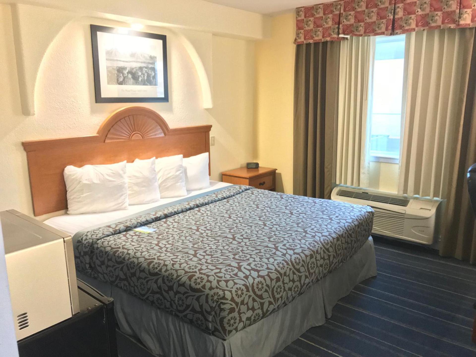 Days Inn by Wyndham San Antonio Airport photo 19