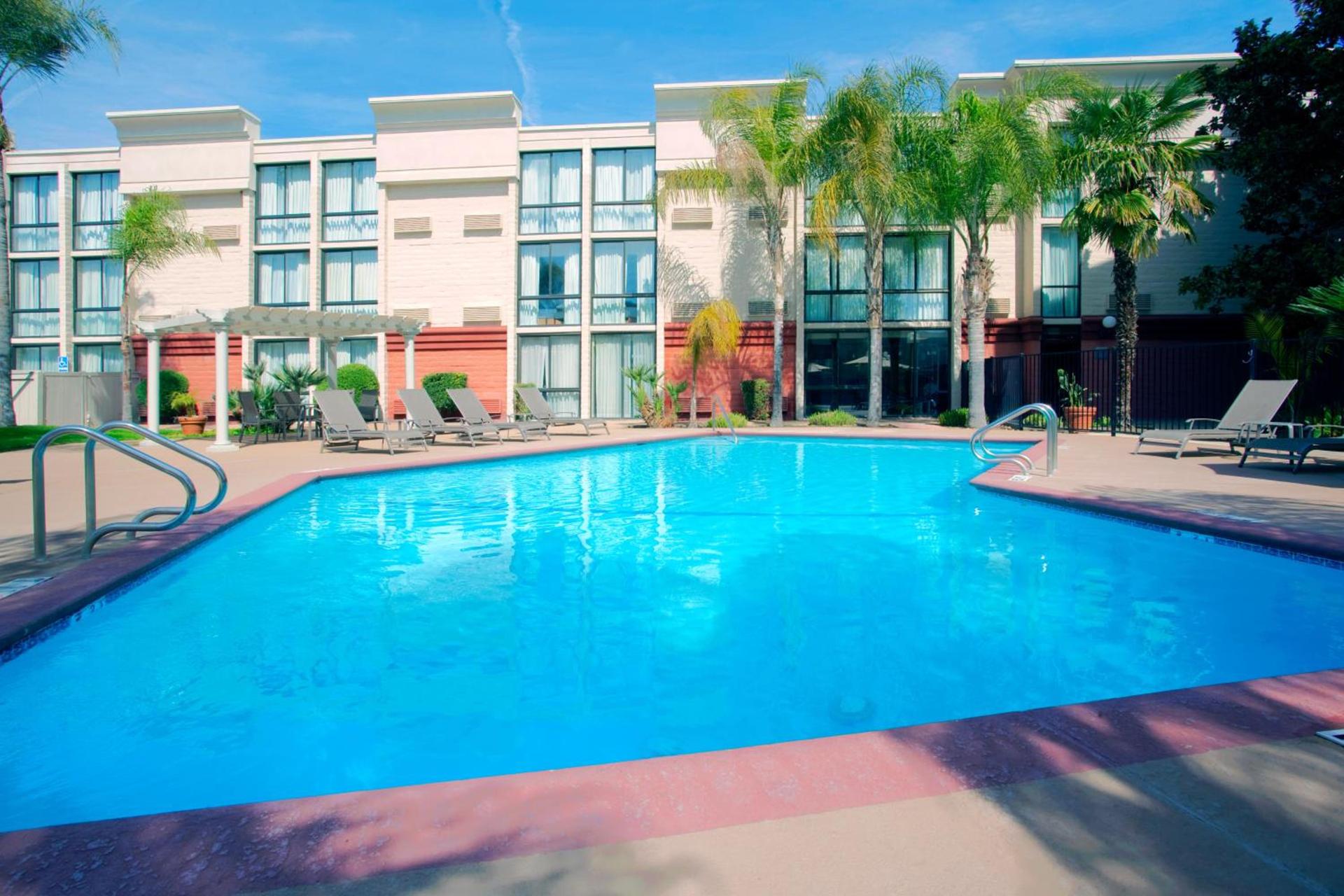 Wyndham Visalia photo 23