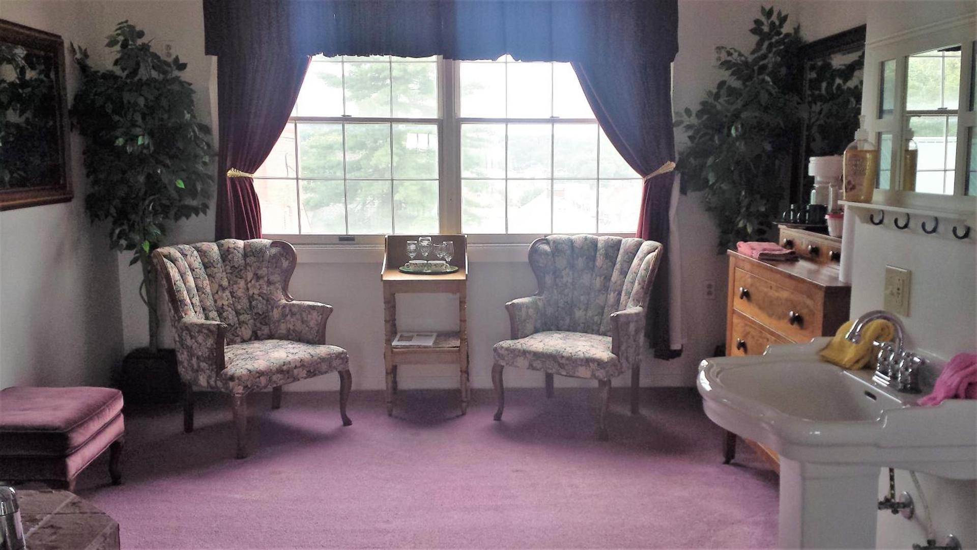 Harbor Haus Inn & Suites photo 11