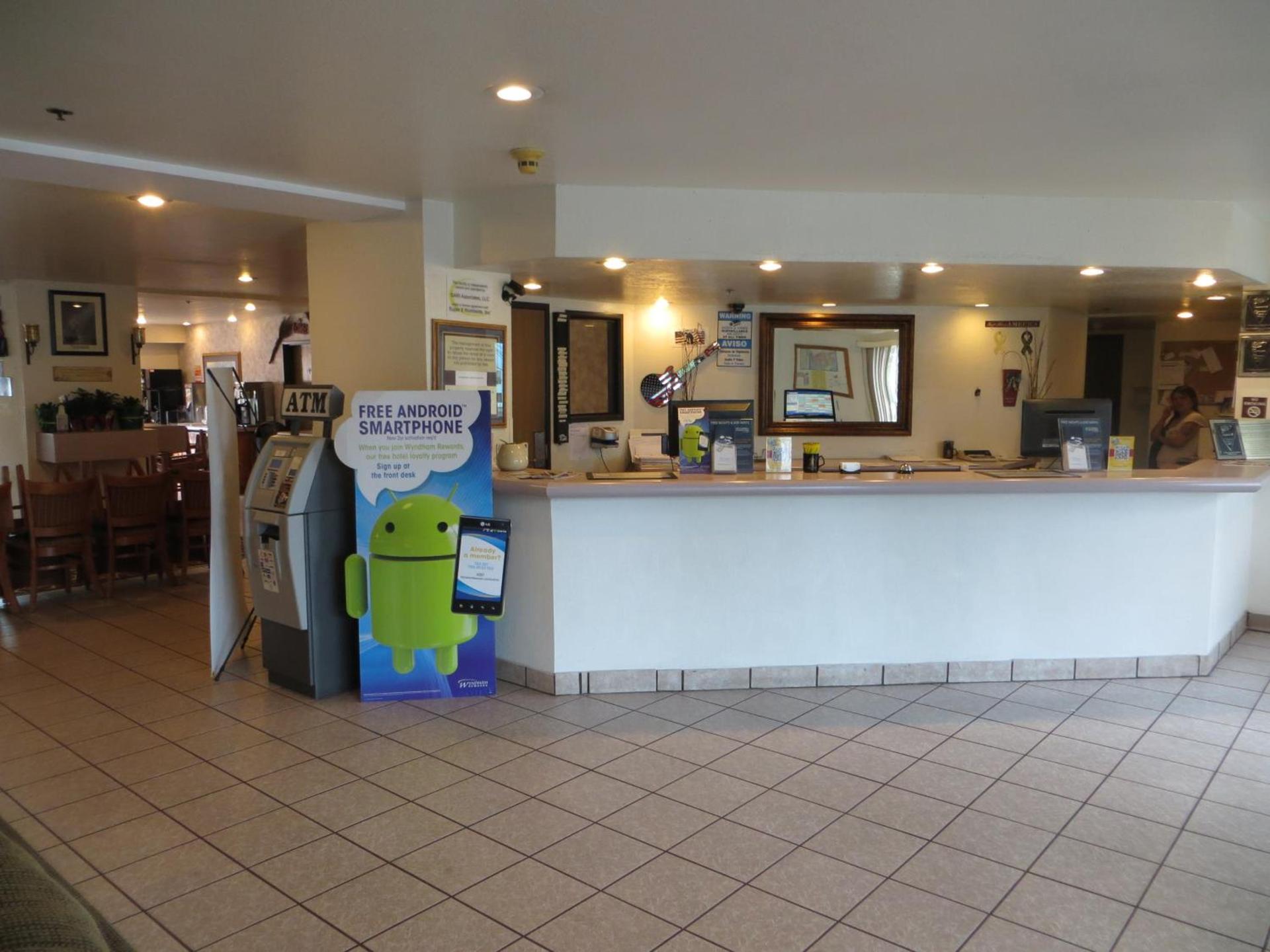 Super 8 by Wyndham Austin North/University Area photo 32