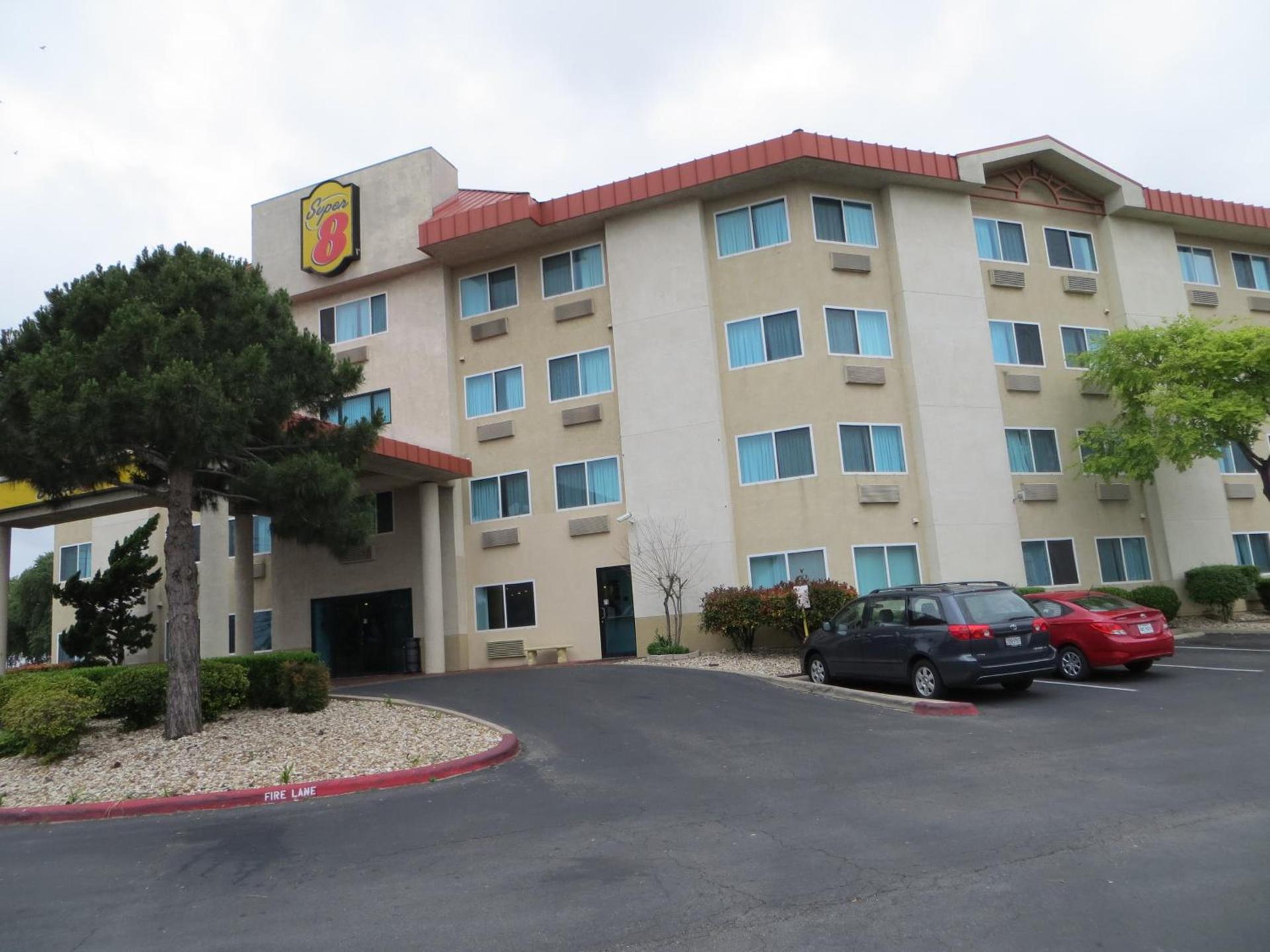 Super 8 by Wyndham Austin North/University Area photo 34