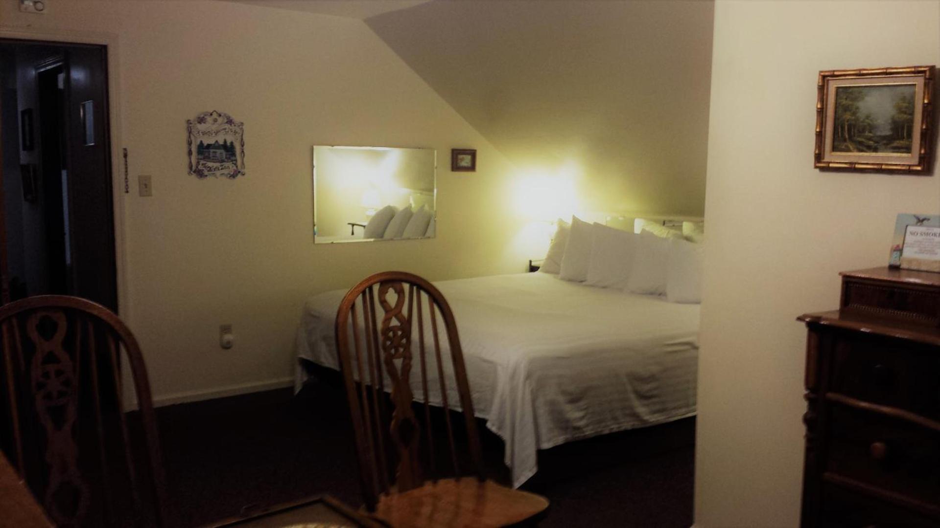 Harbor Haus Inn & Suites photo 7
