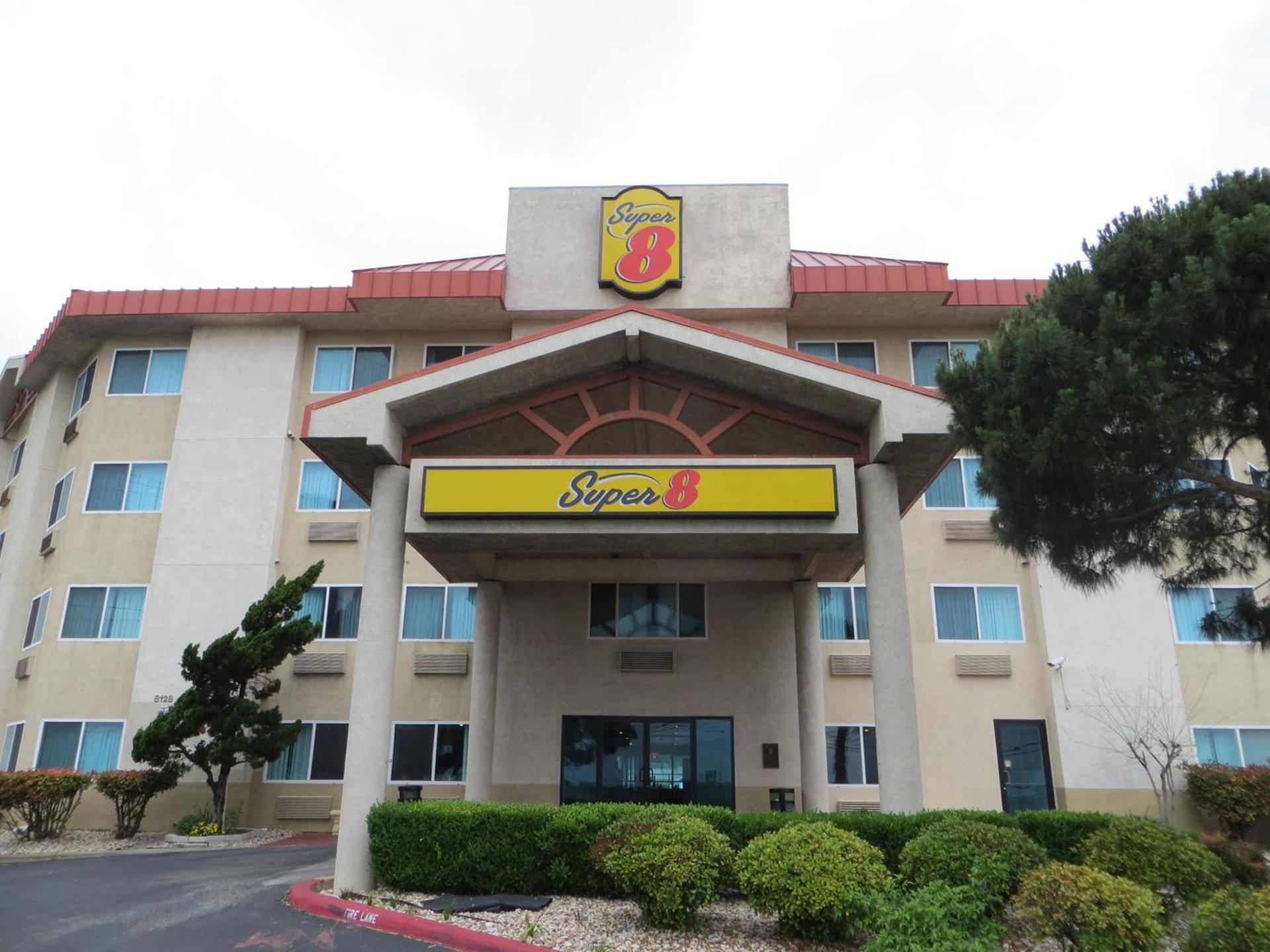 Super 8 by Wyndham Austin North/University Area photo 31