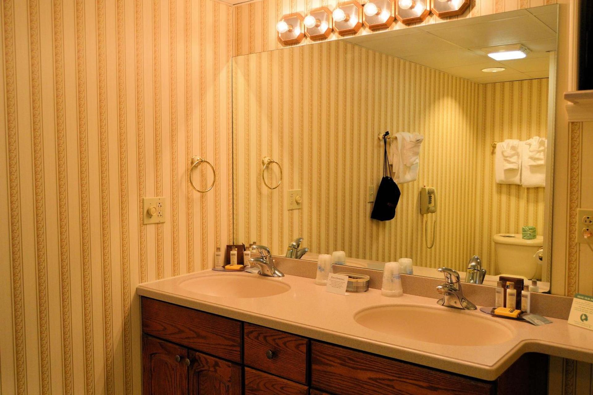 Best Western Plus Genetti Wilkes Barre photo 27