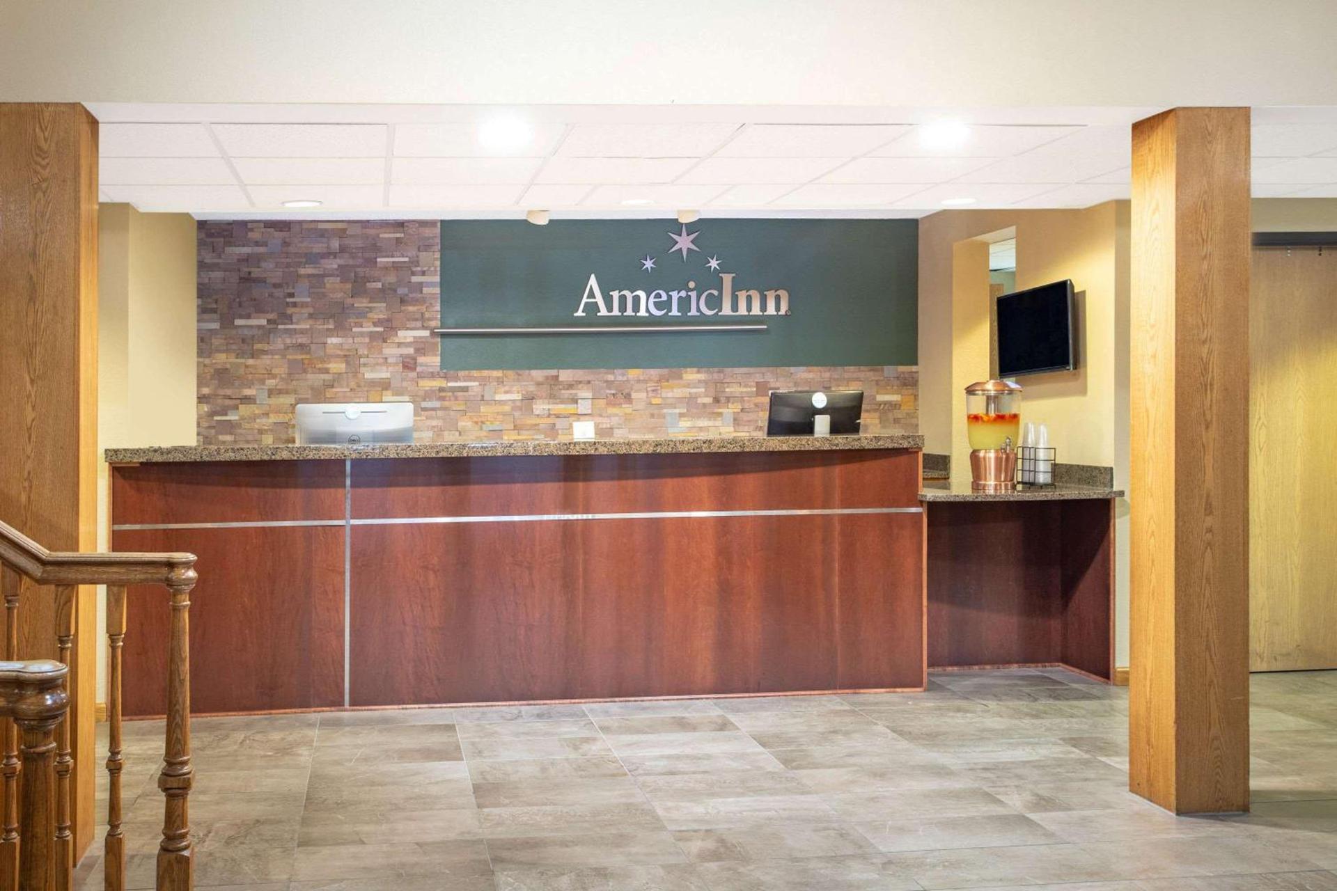 AmericInn by Wyndham Eau Claire photo 4