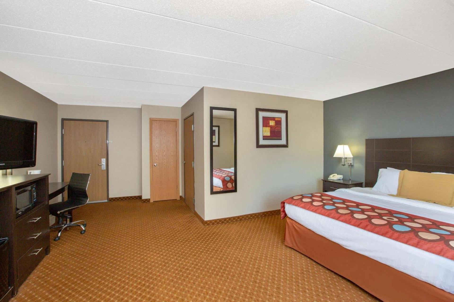 AmericInn by Wyndham Coralville photo 7