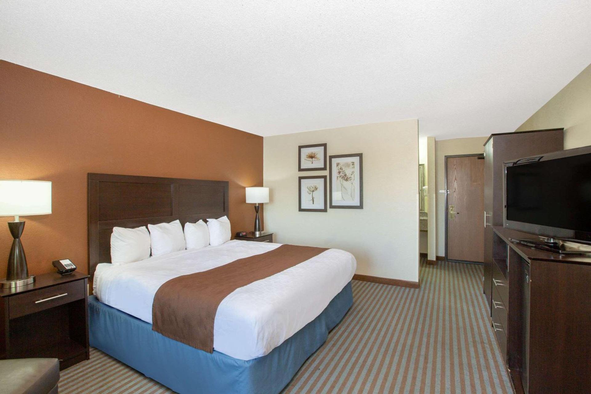 AmericInn by Wyndham Lincoln North photo 24