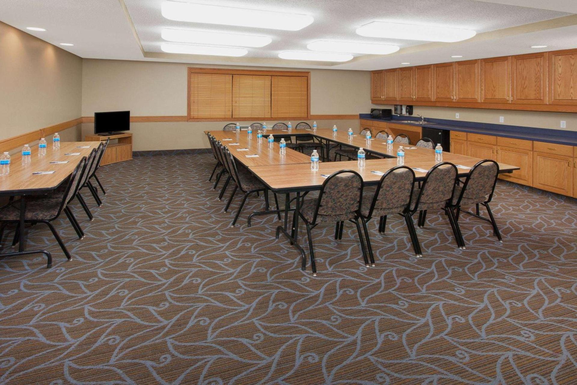 AmericInn by Wyndham Webster City photo 17
