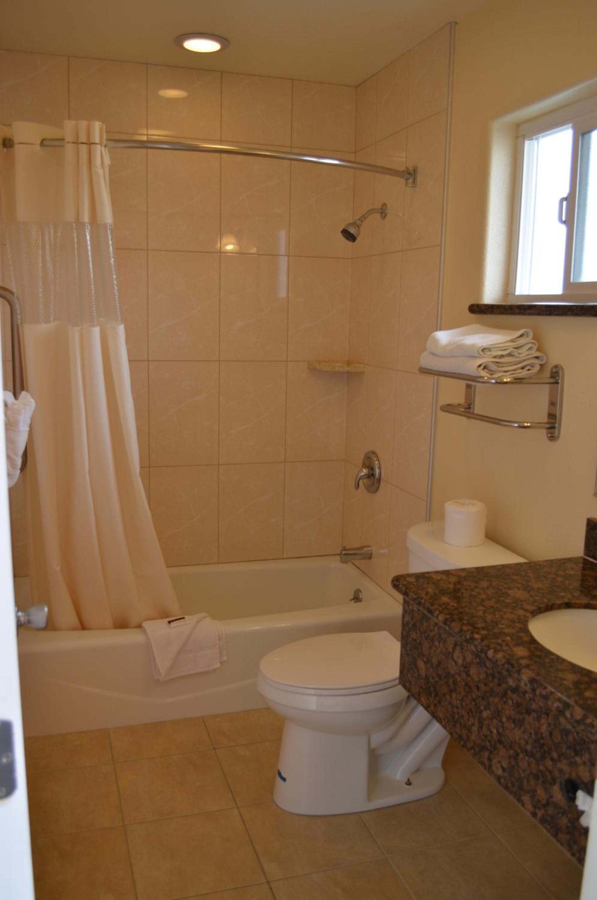 Seaside Inn Monterey photo 23