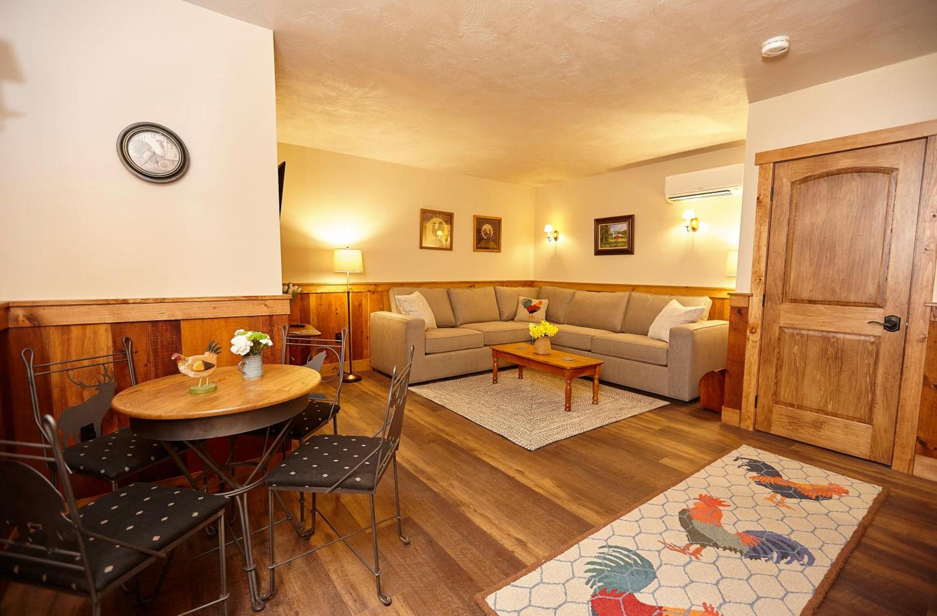 Seesaw's Lodge photo 5