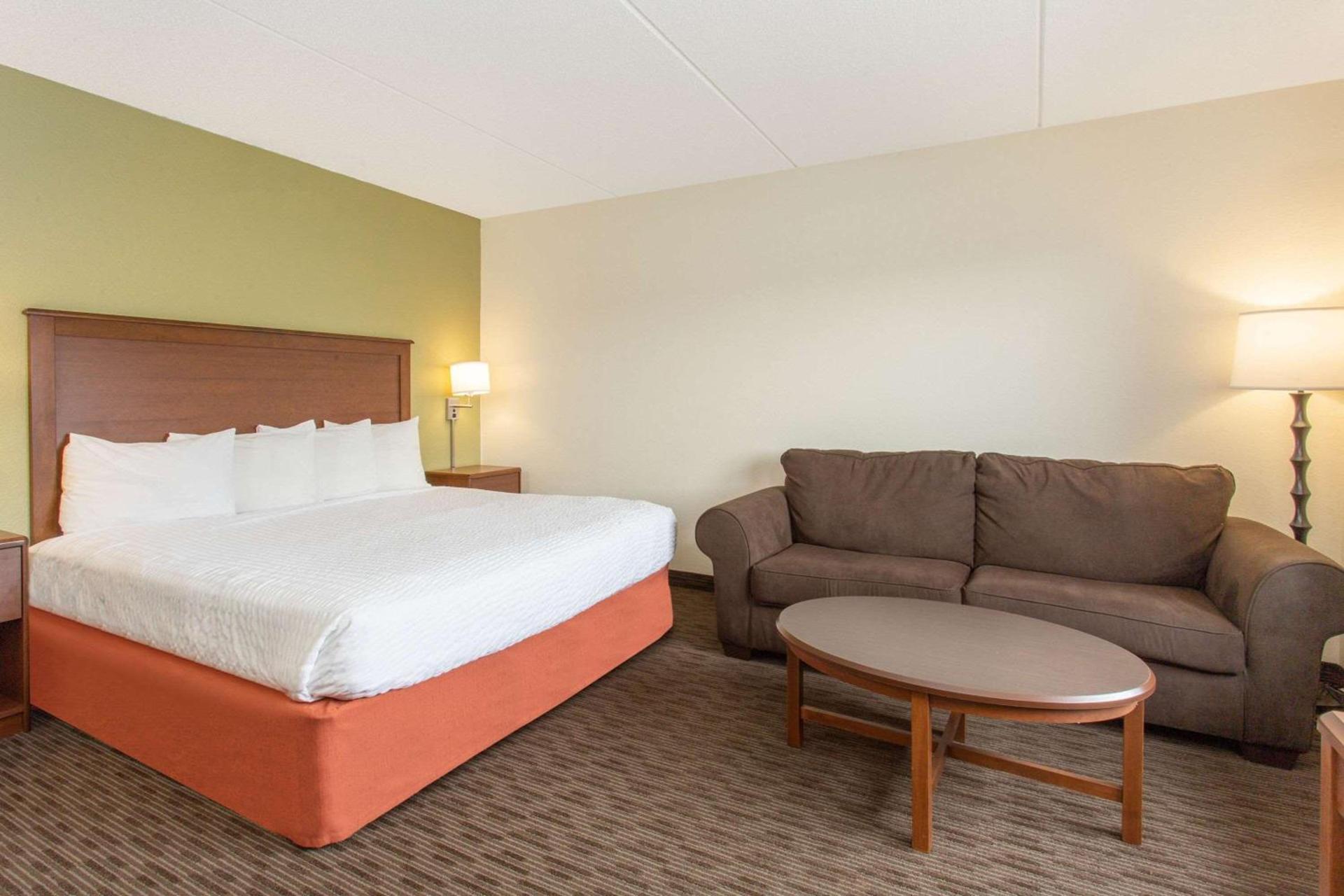 AmericInn by Wyndham Calumet photo 42