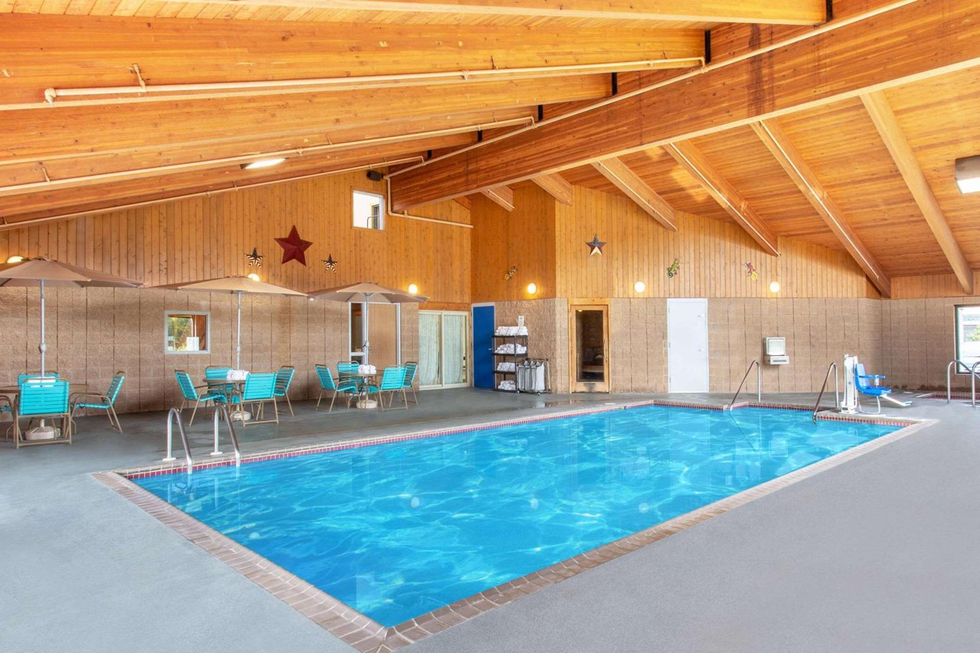 AmericInn by Wyndham Calumet photo 41