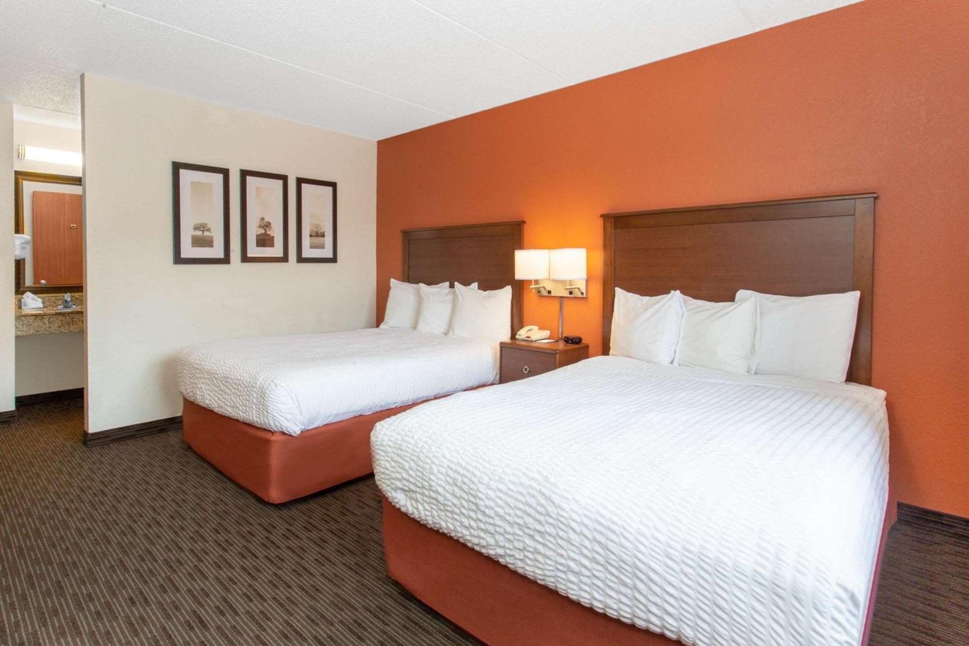 AmericInn by Wyndham Calumet photo 35