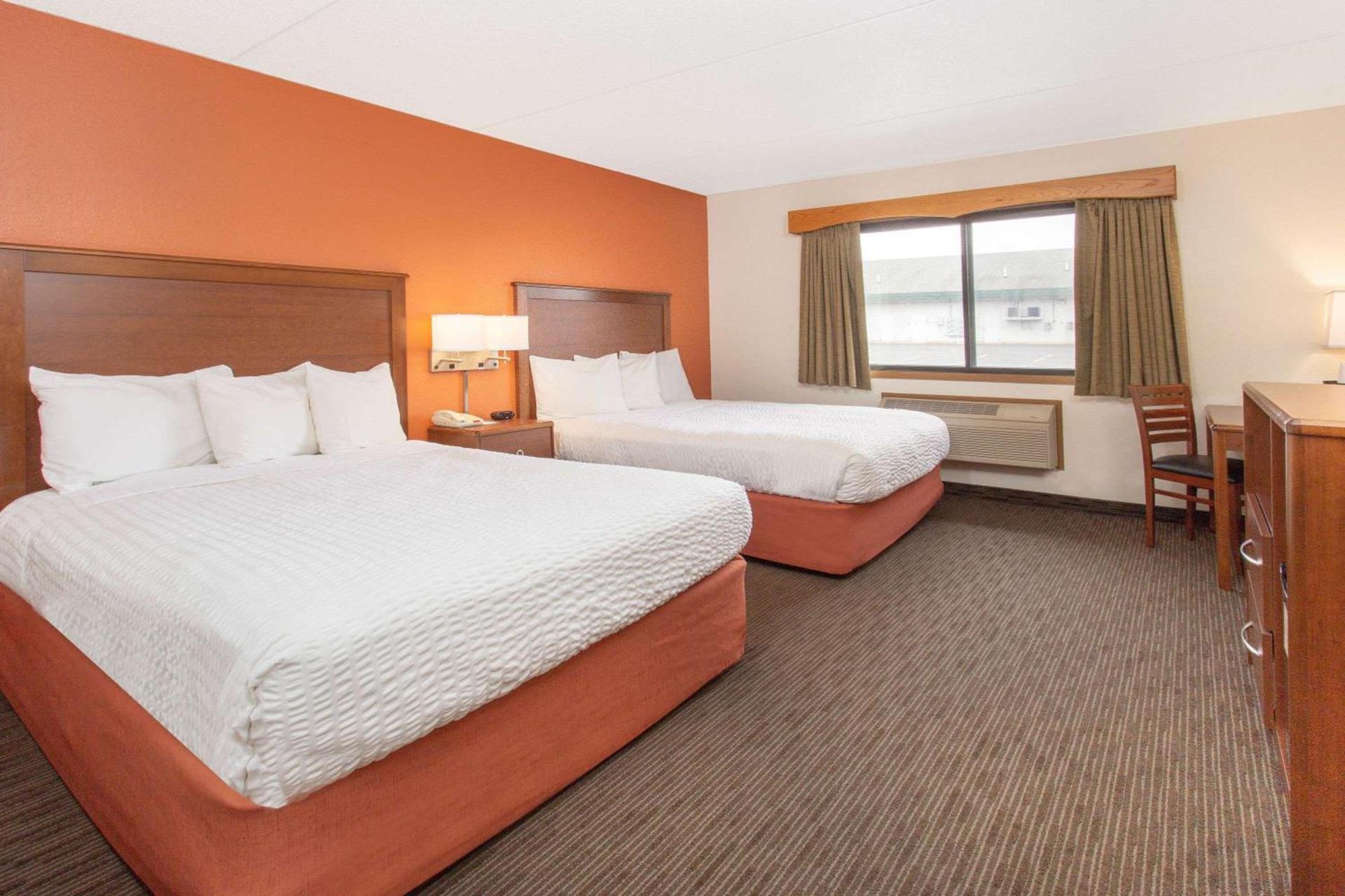 AmericInn by Wyndham Calumet photo 31