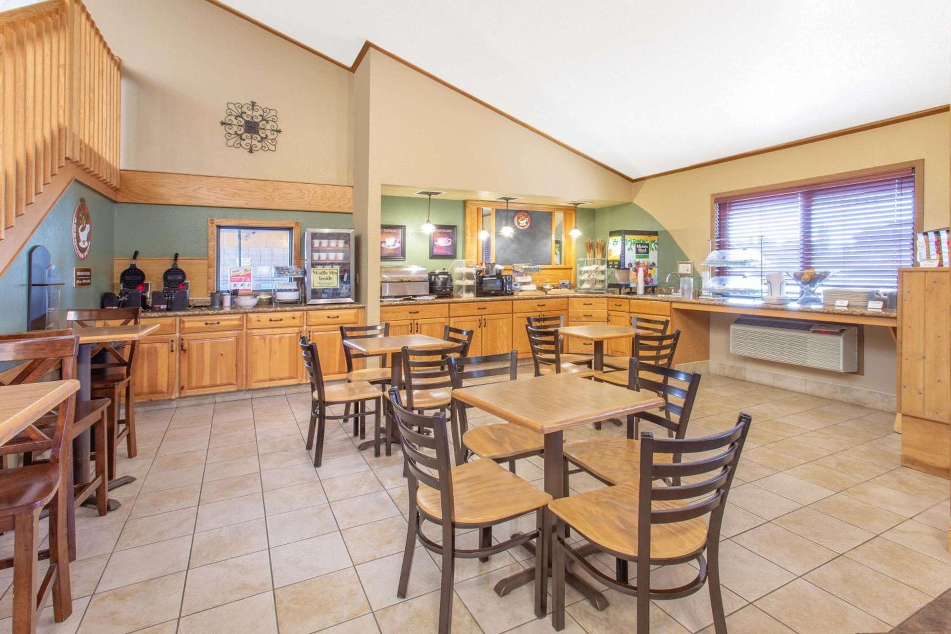 AmericInn by Wyndham Calumet photo 28